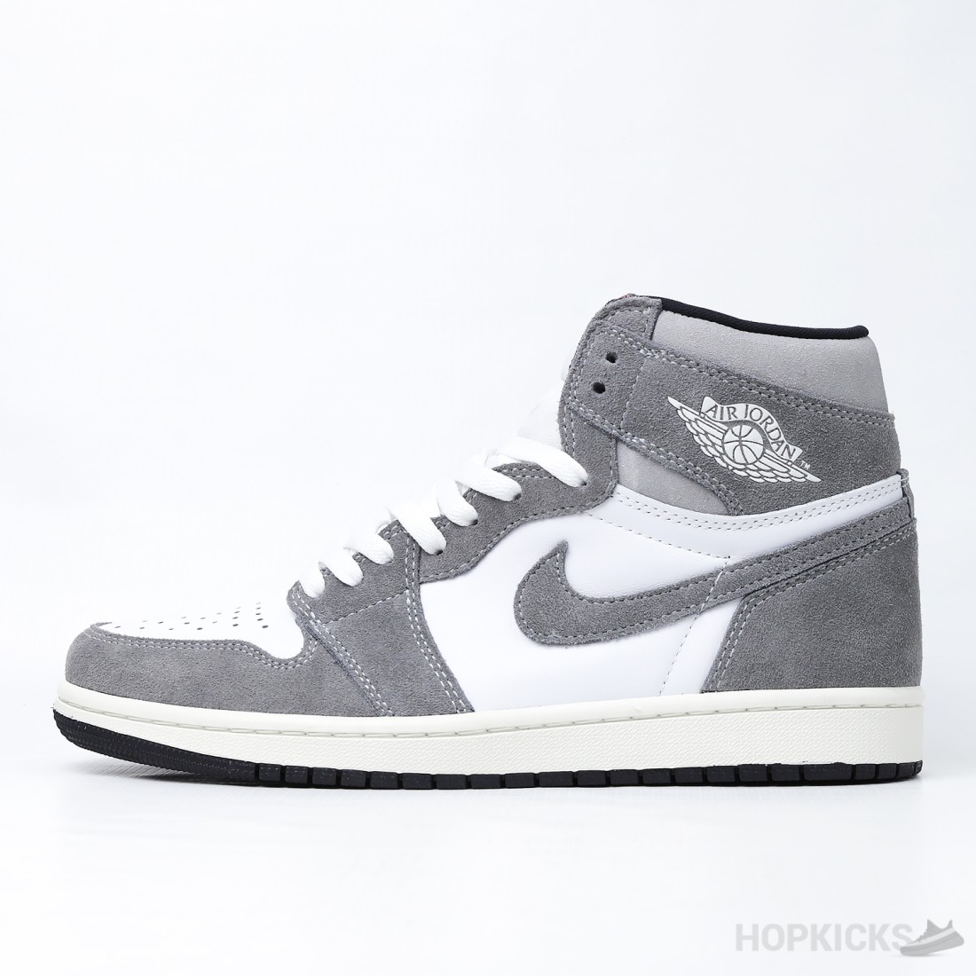 Jordan womens air jordan 1 retro hi premium basketball shoe hotsell